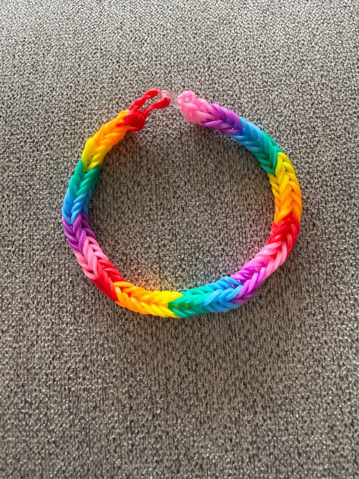 rainbow loom band bracelet